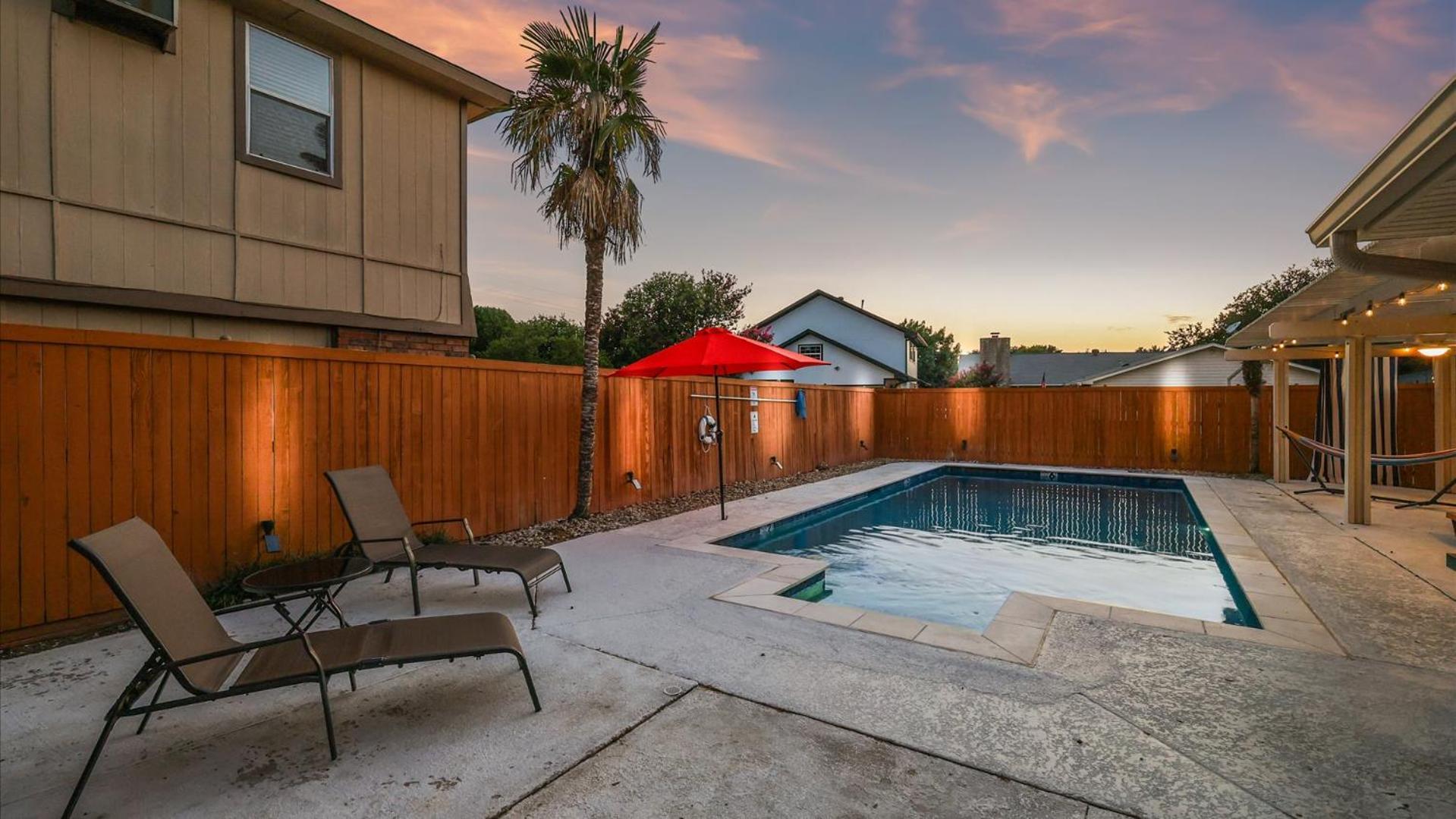 Spectacular 4Br 2,5Ba Holiday Home With Pool And Grill Carrollton Exterior photo